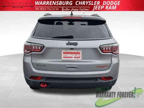 More photos of 2019 Jeep Compass Trailhawk at Warrensburg Chrysler Dodge Jeep Ram Fiat, MO