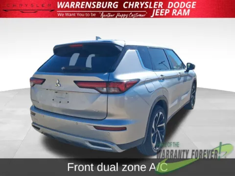 More photos of 2024 Mitsubishi Outlander SE at Warrensburg Chrysler Dodge Jeep Ram Fiat, MO