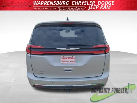 More photos of 2023 Chrysler Pacifica Touring L at Warrensburg Chrysler Dodge Jeep Ram Fiat, MO