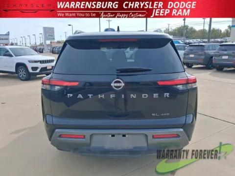 More photos of 2026 Nissan Pathfinder SL at Warrensburg Chrysler Dodge Jeep Ram Fiat, MO