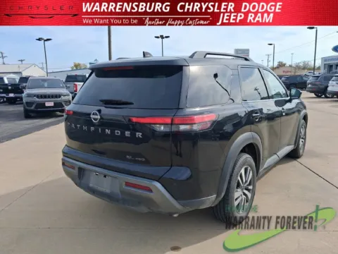 More photos of 2026 Nissan Pathfinder SL at Warrensburg Chrysler Dodge Jeep Ram Fiat, MO
