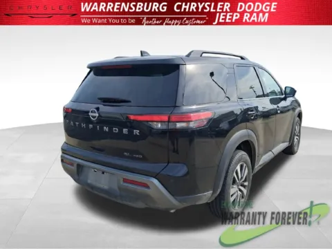 More photos of 2026 Nissan Pathfinder SL at Warrensburg Chrysler Dodge Jeep Ram Fiat, MO