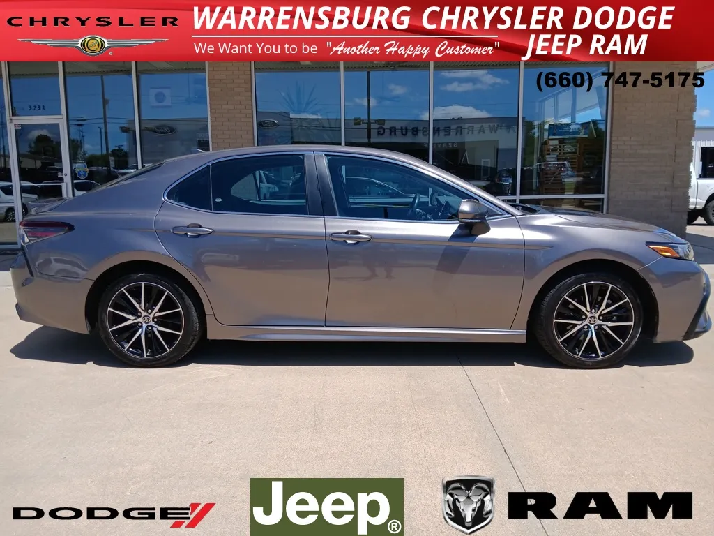 Used 2023 Toyota Camry SE with VIN 4T1G11AK4PU760822 for sale in Kansas City
