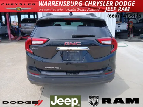 More photos of 2024 GMC Terrain SLE at Warrensburg Chrysler Dodge Jeep Ram Fiat, MO