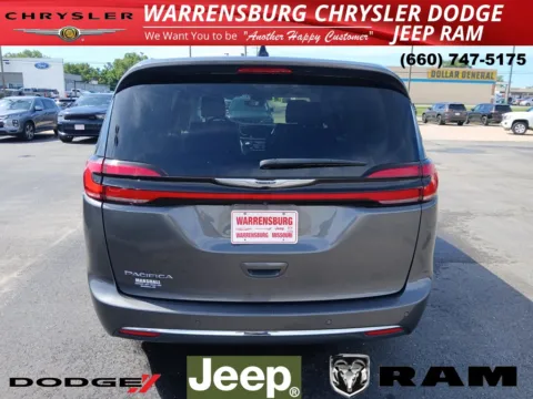 More photos of 2023 Chrysler Pacifica Touring L at Warrensburg Chrysler Dodge Jeep Ram Fiat, MO