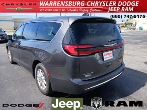 More photos of 2023 Chrysler Pacifica Touring L at Warrensburg Chrysler Dodge Jeep Ram Fiat, MO