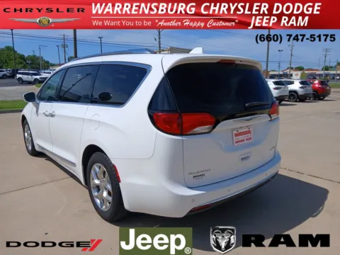 More photos of 2019 Chrysler Pacifica Limited at Warrensburg Chrysler Dodge Jeep Ram Fiat, MO
