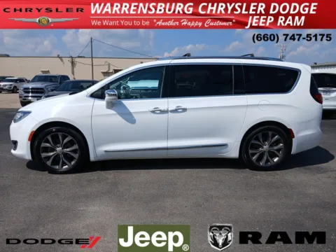 More photos of 2017 Chrysler Pacifica Limited at Warrensburg Chrysler Dodge Jeep Ram Fiat, MO