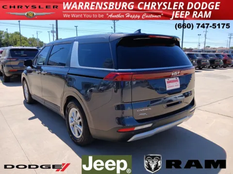 More photos of 2023 Kia Carnival LX at Warrensburg Chrysler Dodge Jeep Ram Fiat, MO