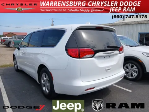 Another view of 2017 Chrysler Pacifica LX for sale in Warrensburg, MO at Warrensburg Chrysler Dodge Jeep Ram Fiat