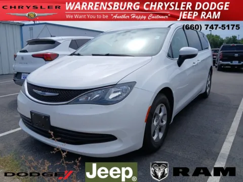 More photos of 2017 Chrysler Pacifica LX at Warrensburg Chrysler Dodge Jeep Ram Fiat, MO
