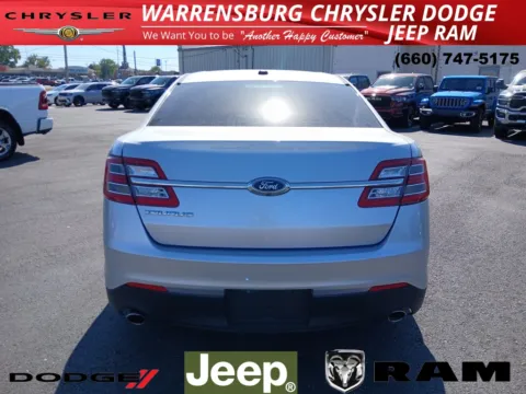 More photos of 2016 Ford Taurus SE at Warrensburg Chrysler Dodge Jeep Ram Fiat, MO