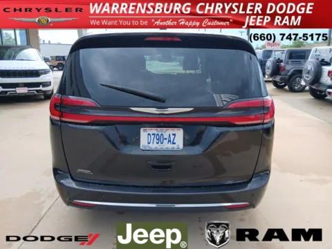 More photos of 2023 Chrysler Pacifica Touring L at Warrensburg Chrysler Dodge Jeep Ram Fiat, MO