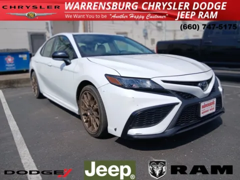 White 2024 Toyota Camry SE Nightshade for sale in Warrensburg, MO