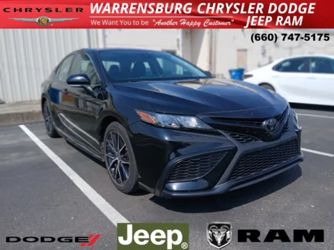 Black 2024 Toyota Camry SE for sale in Warrensburg, MO