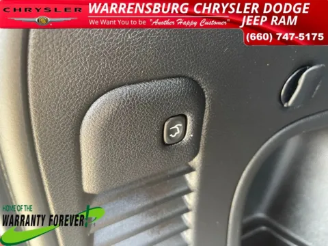 More photos of 2022 Jeep Grand Cherokee WK Laredo X at Warrensburg Chrysler Dodge Jeep Ram Fiat, MO