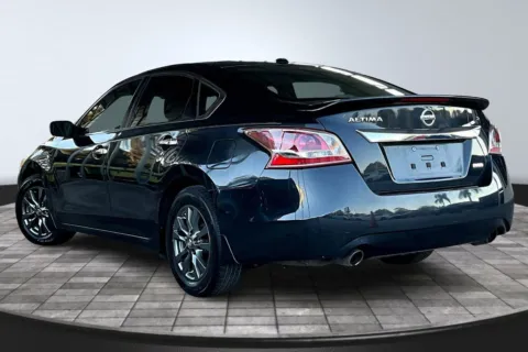 More photos of 2015 Nissan Altima at M&J Auto Sales and Service, FL