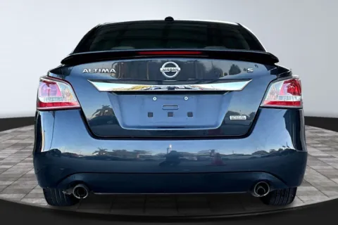 More photos of 2015 Nissan Altima at M&J Auto Sales and Service, FL