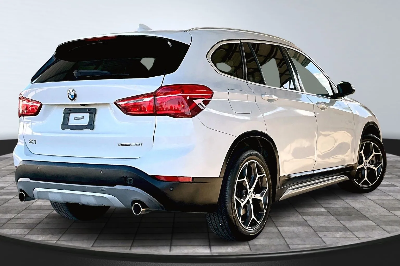 2018 BMW X1 28i - Photo 6