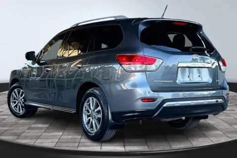 More photos of 2015 Nissan Pathfinder S V6 at M&J Auto Sales and Service, FL