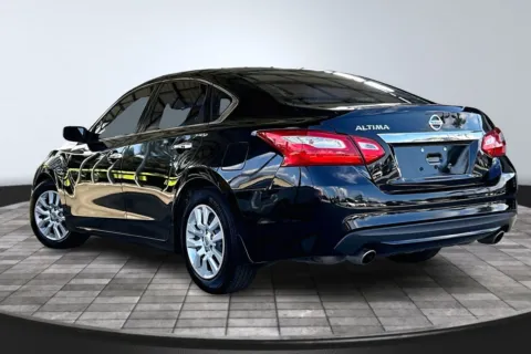 More photos of 2017 Nissan Altima at M&J Auto Sales and Service, FL