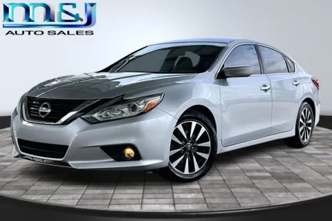 Silver 2017 Nissan Altima for sale in Jacksonville, FL