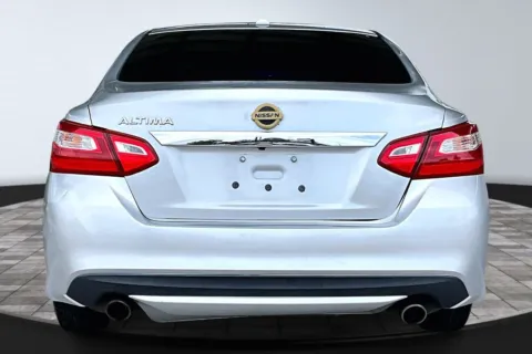 More photos of 2017 Nissan Altima at M&J Auto Sales and Service, FL