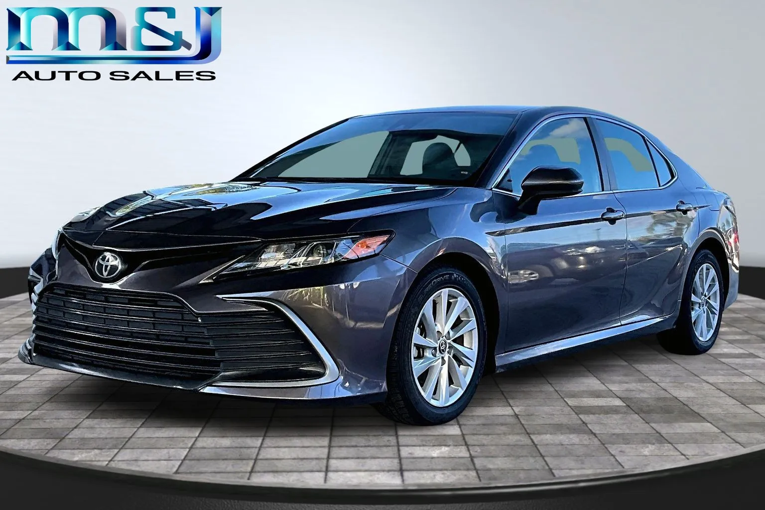 Gray 2022 Toyota Camry LE for sale in Jacksonville, FL