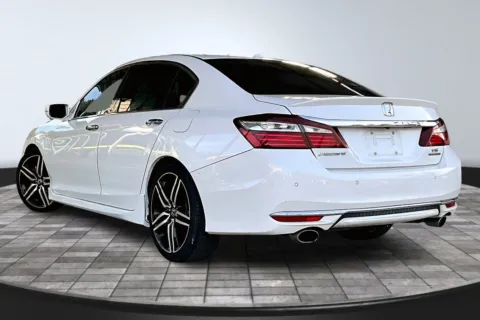 More photos of 2017 Honda Accord Touring at M&J Auto Sales and Service, FL