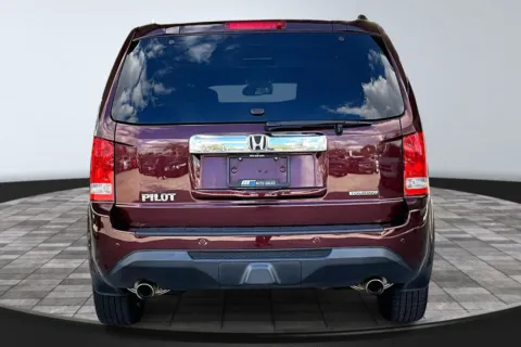 More photos of 2013 Honda Pilot Touring at M&J Auto Sales and Service, FL