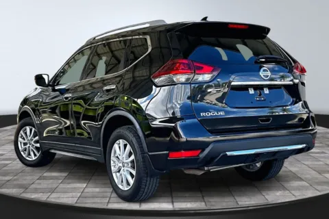 More photos of 2018 Nissan Rogue at M&J Auto Sales and Service, FL