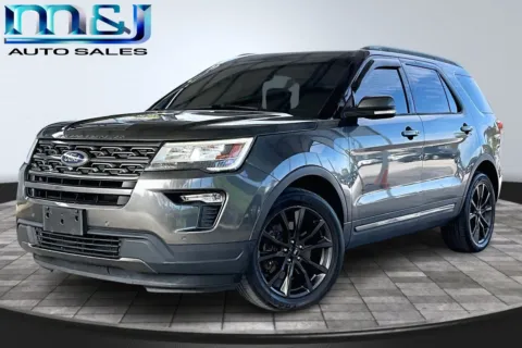 Gray 2018 Ford Explorer XLT for sale in Jacksonville, FL