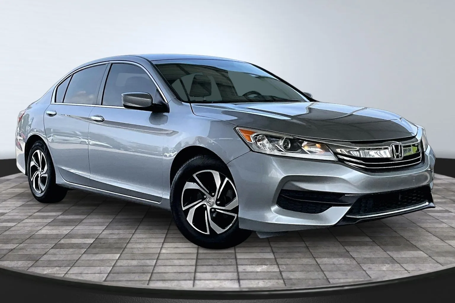 Honda Accord photo 3