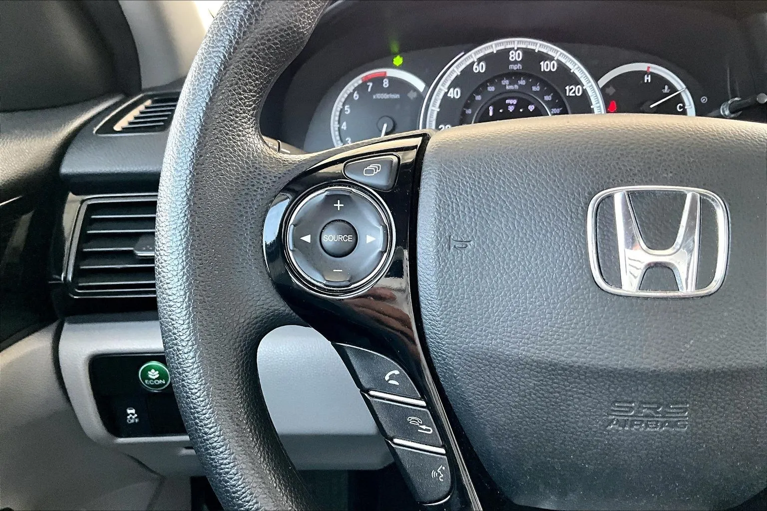 Honda Accord photo 10