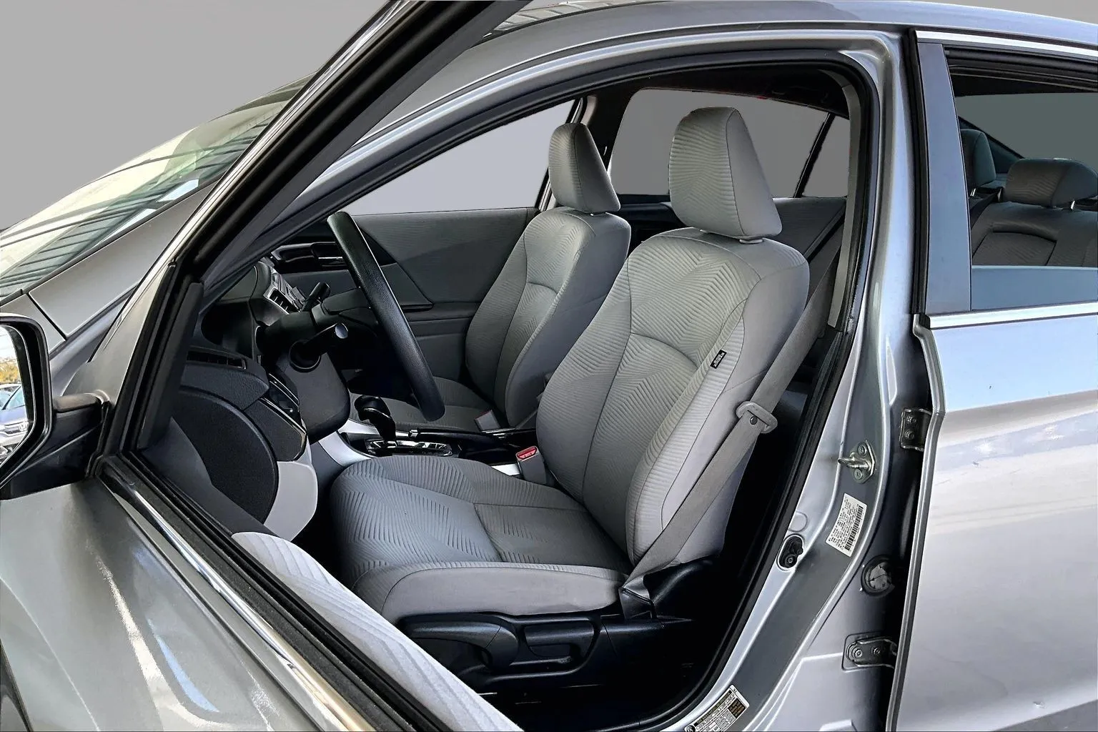 Honda Accord photo 18