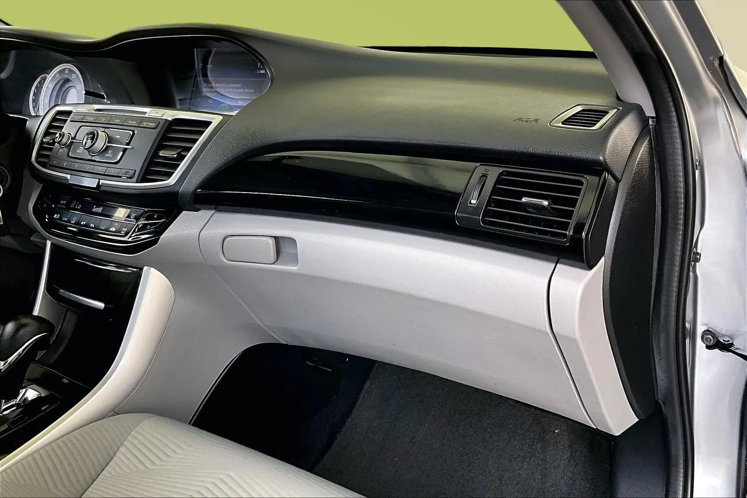 Honda Accord photo 23