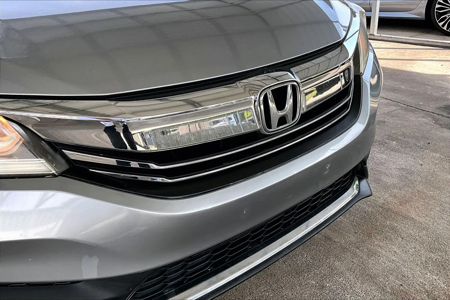 Honda Accord photo 29