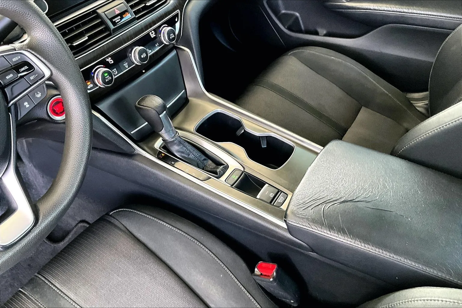 Honda Accord photo 15