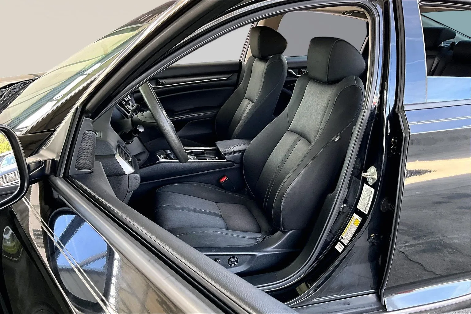 Honda Accord photo 18