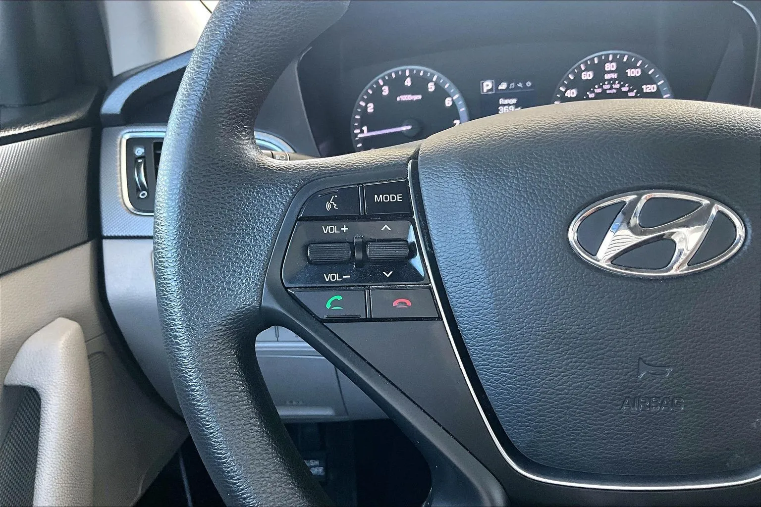 Hyundai Sonata photo 10