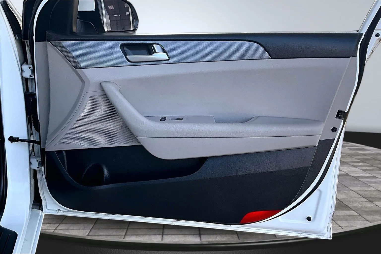 Hyundai Sonata photo 24