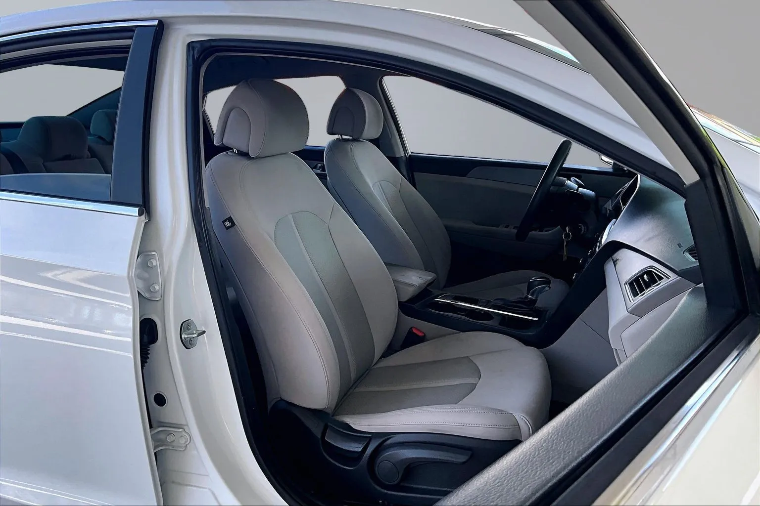 Hyundai Sonata photo 25