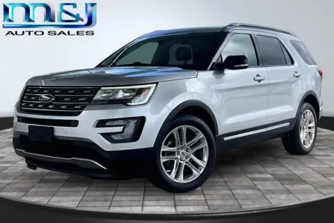 Silver 2017 Ford Explorer XLT for sale in Jacksonville, FL