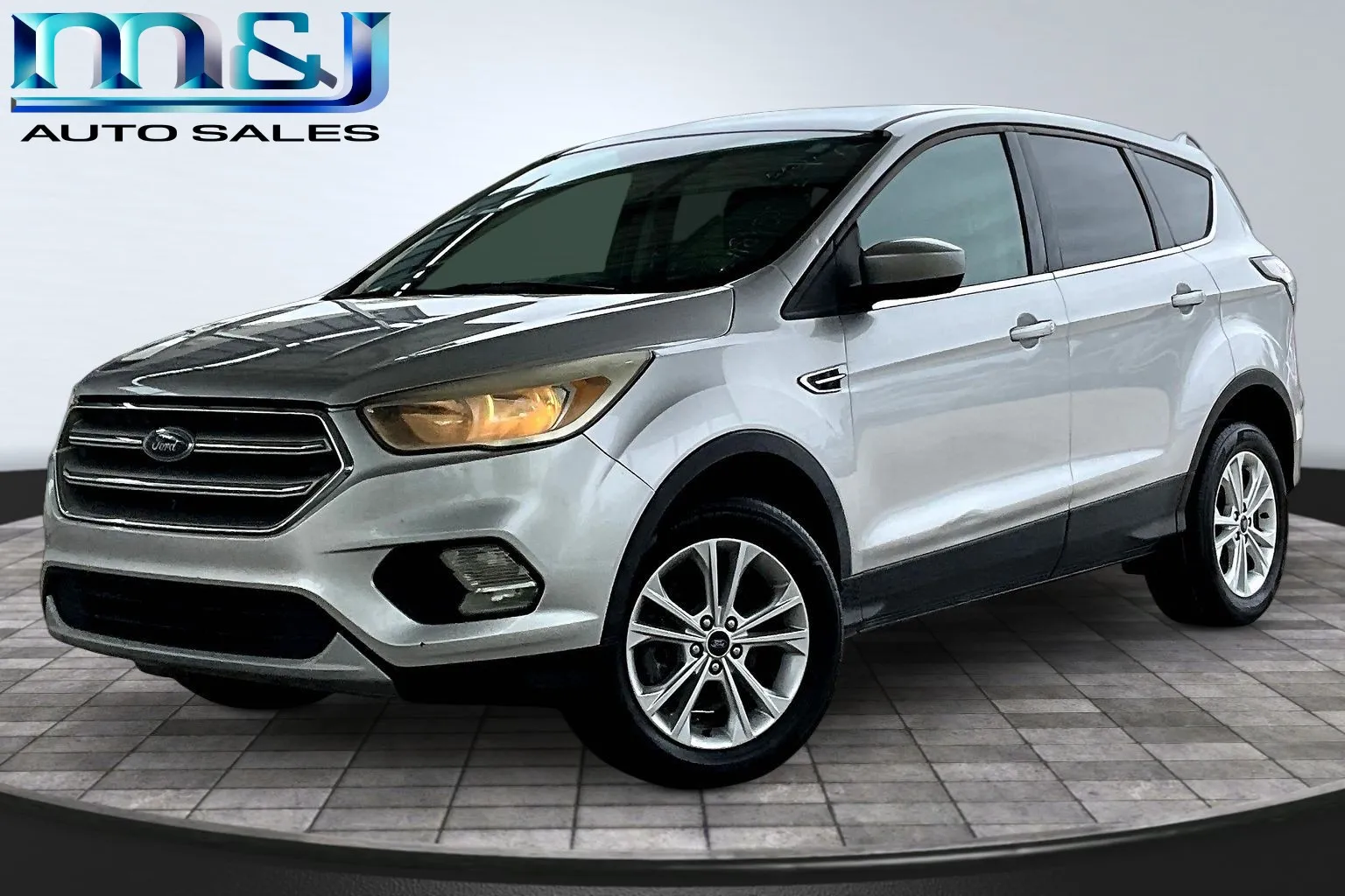 Silver 2017 Ford Escape SE for sale in Jacksonville, FL