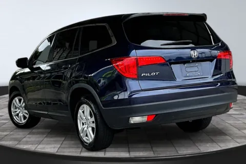 More photos of 2016 Honda Pilot LX at M&J Auto Sales and Service, FL