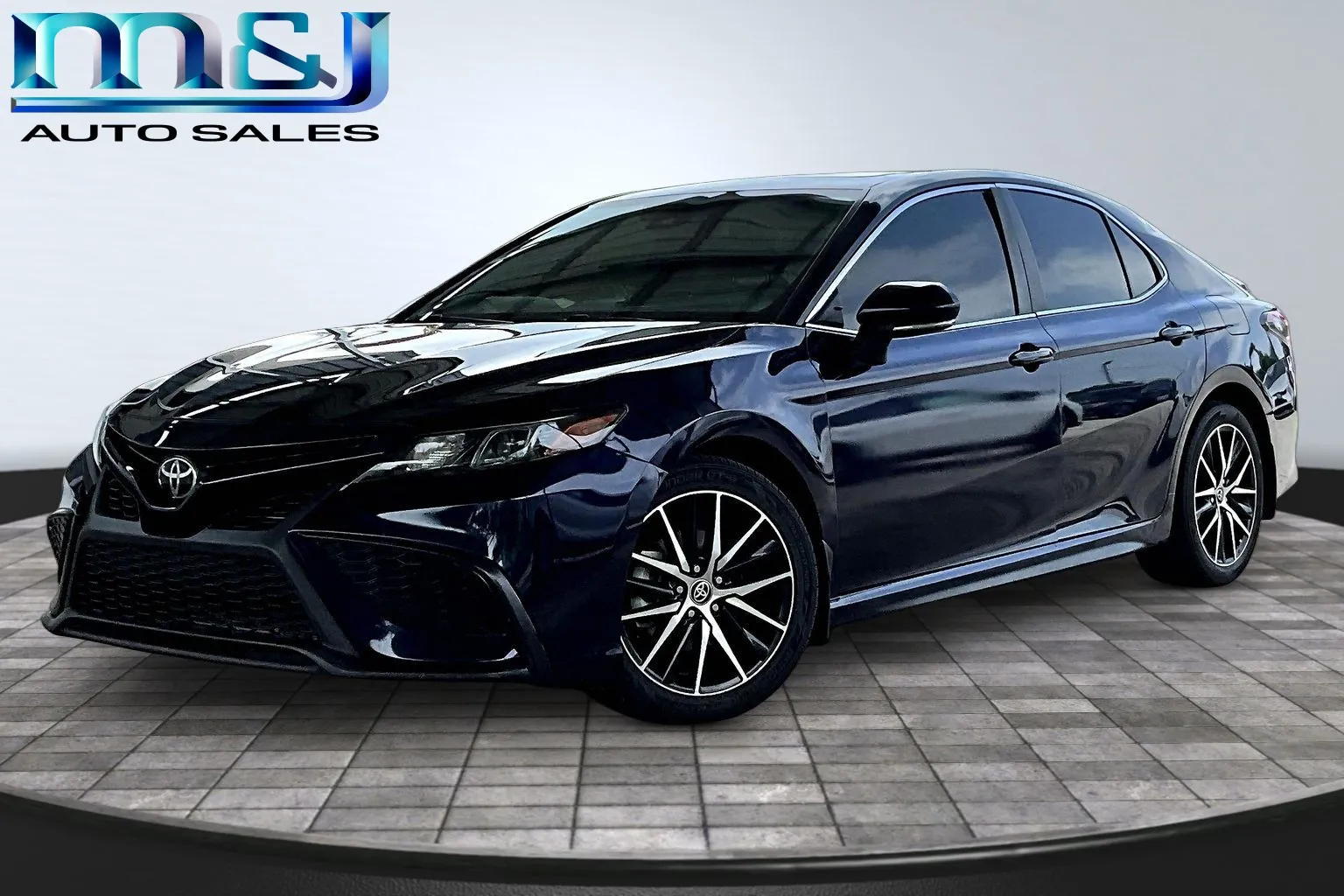 Blue 2022 Toyota Camry for sale in Jacksonville, FL