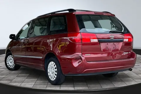 More photos of 2004 Toyota Sienna at M&J Auto Sales and Service, FL