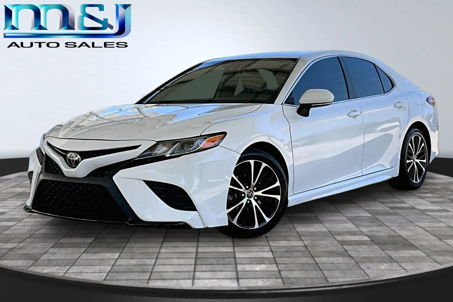 White 2019 Toyota Camry for sale in Jacksonville, FL
