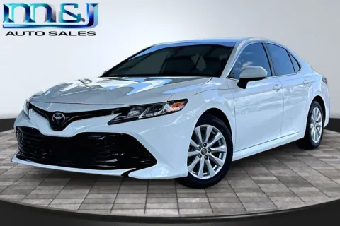 White 2020 Toyota Camry LE for sale in Jacksonville, FL