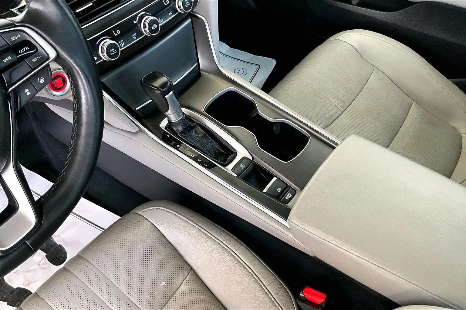 Honda Accord photo 15